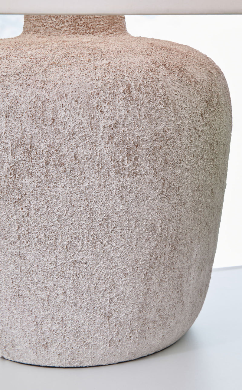 Danry - Metal Table Lamp - Distressed Cream - R&R Furniture Gallery (Fountain Valley, CA)