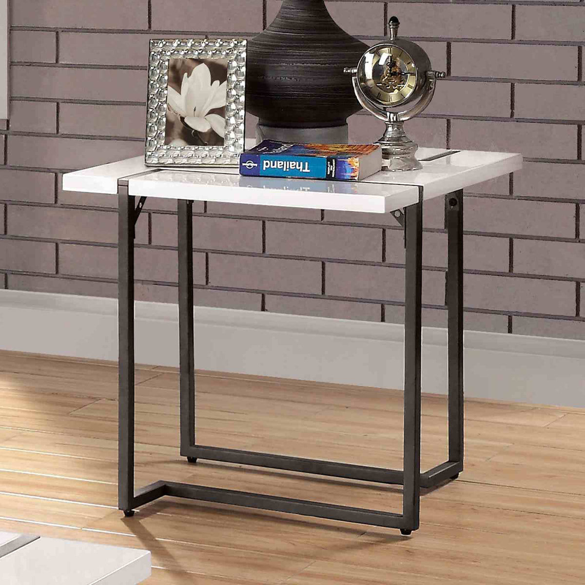 Izar - End Table