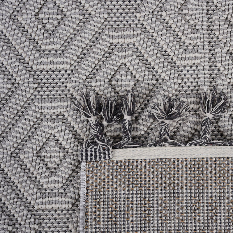 Guros - 6' X 9' Geometric Indoor / Outdoor Area Rug - White - R&R Furniture Gallery (Fountain Valley, CA)