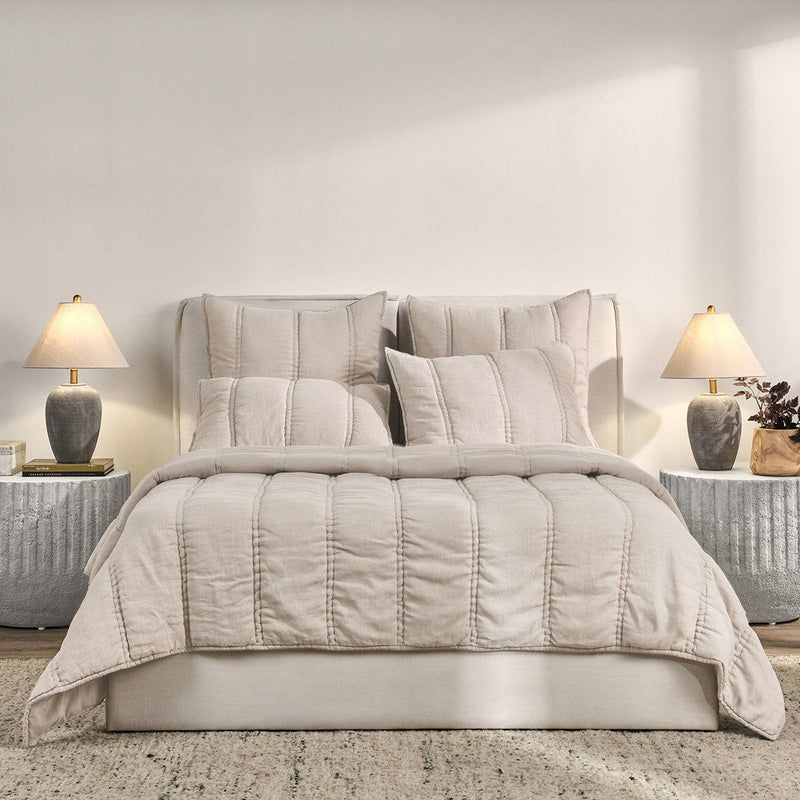 Rowen - Quilt - R&R Furniture Gallery (Fountain Valley, CA)
