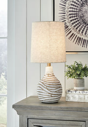 Aleela - Metal Table Lamp  - White / Gold Finish - R&R Furniture Gallery (Fountain Valley, CA)