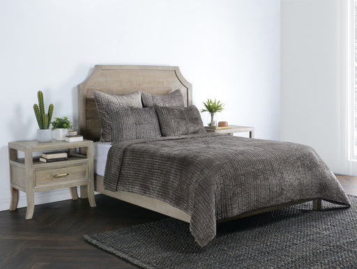 Bari - Velvet Quilt - R&R Furniture Gallery (Fountain Valley, CA)