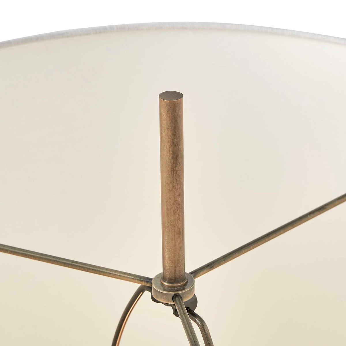 Kiss - Table Lamp - Brass