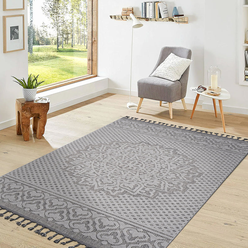 Guros - 8' X 10' Medallion Indoor / Outdoor Area Rug - Gray / White - R&R Furniture Gallery (Fountain Valley, CA)