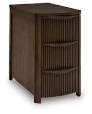 Camdill - Chair Side End Table - R&R Furniture Gallery (Fountain Valley, CA)