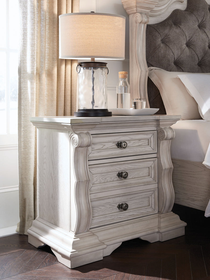 Bruchandi - Three Drawer Night Stand - Antique White - R&R Furniture Gallery (Fountain Valley, CA)