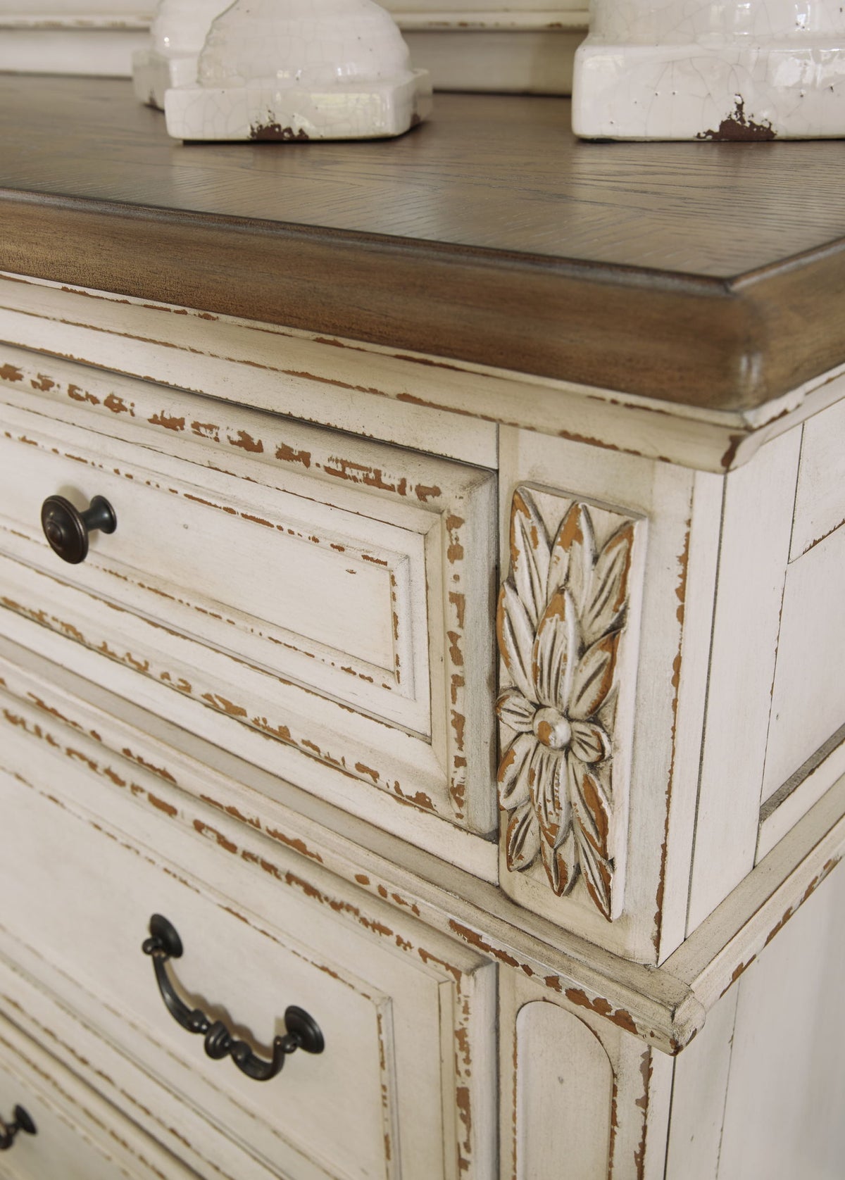 Realyn - Dresser, Mirror - R&R Furniture Gallery (Fountain Valley, CA)