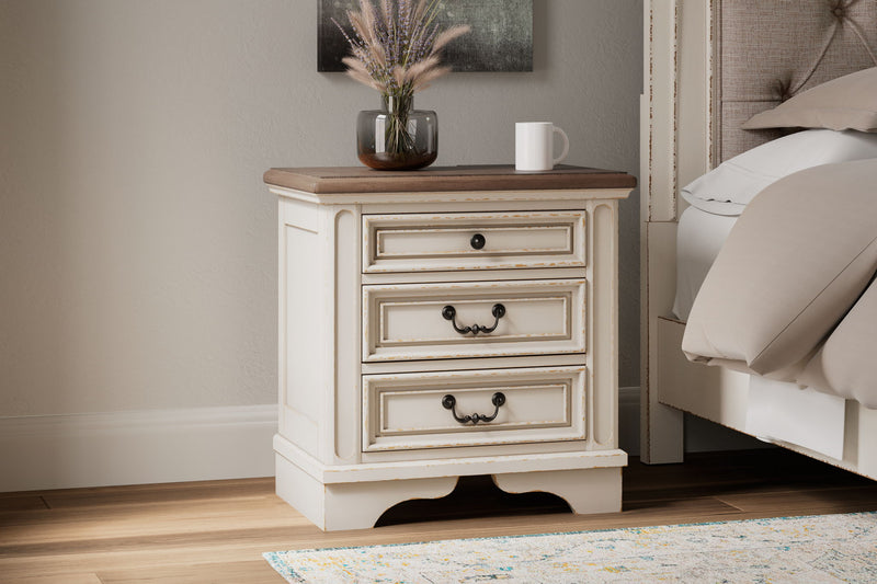 Realyn - Three Drawer Night Stand - White / Brown / Beige - R&R Furniture Gallery (Fountain Valley, CA)