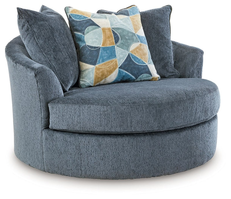 Maxon Place - Oversized Swivel Accent Chair - R&R Furniture Gallery (Fountain Valley, CA)