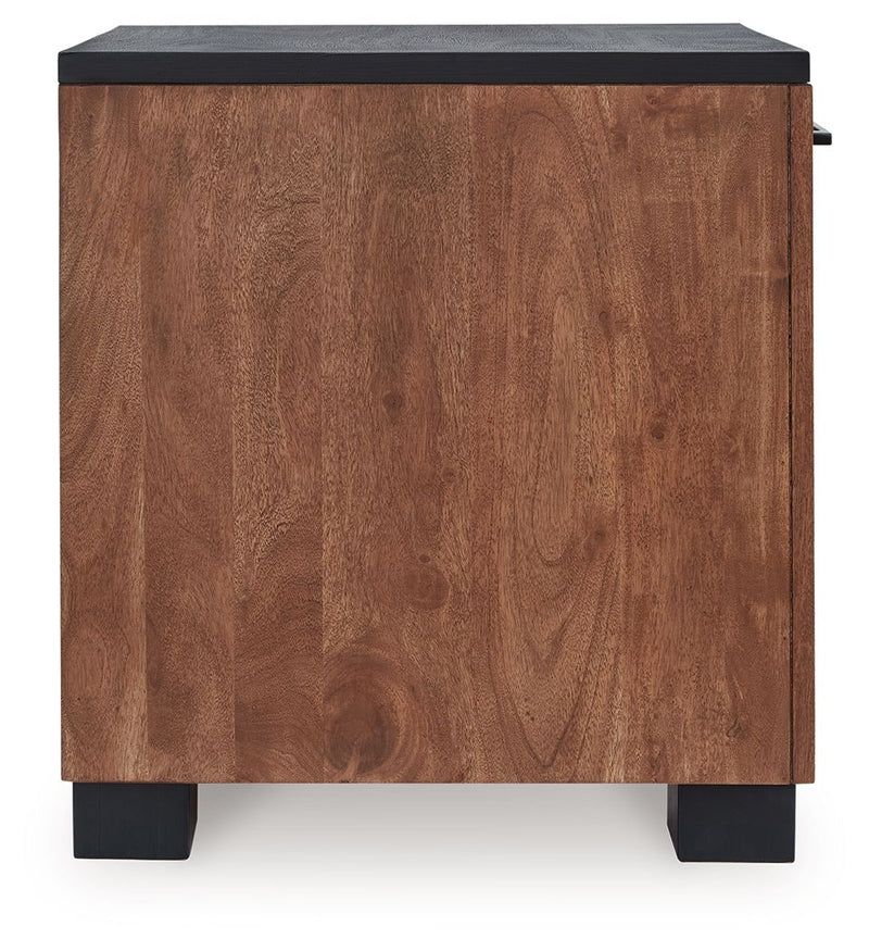 Kallari - Chair Side End Table - Warm Brown / Black - R&R Furniture Gallery (Fountain Valley, CA)