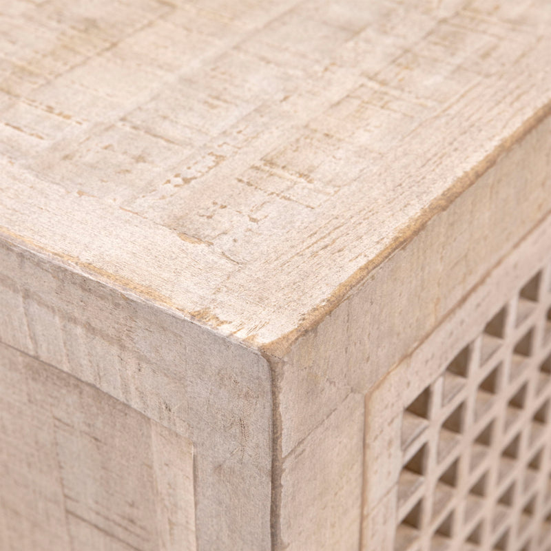 Devina - Sideboard