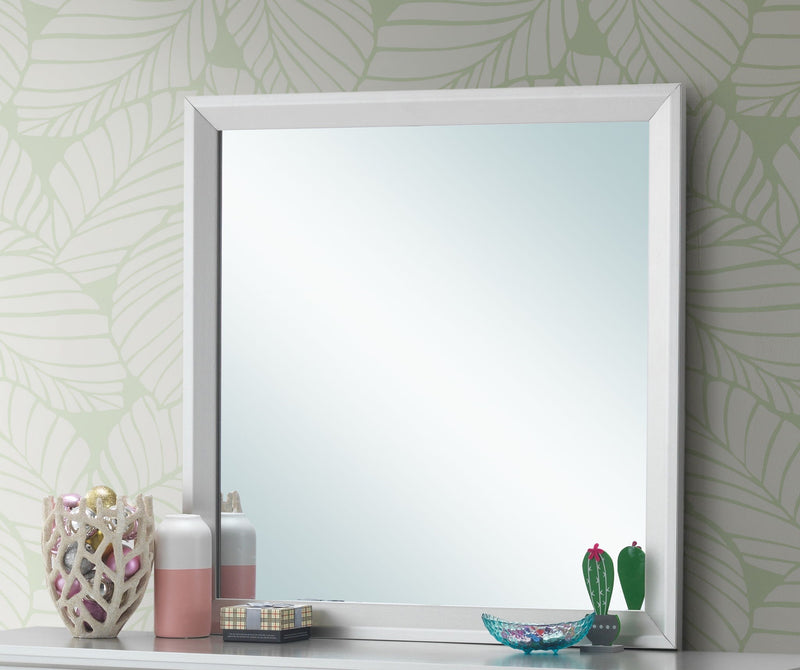 Glory Furniture Primo mirror with a sleek, modern design featuring a rectangular shape and clean frame.