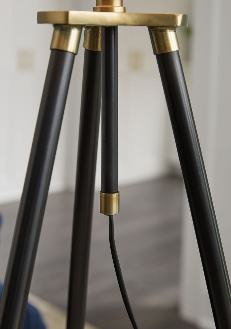 Cashner - Metal Floor Lamp - Black / Gold Finish - R&R Furniture Gallery (Fountain Valley, CA)