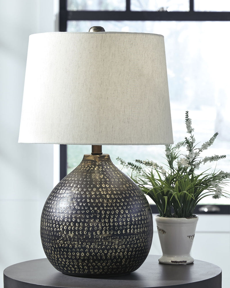Maire - Metal Table Lamp  - Black / Gold Finish - R&R Furniture Gallery (Fountain Valley, CA)