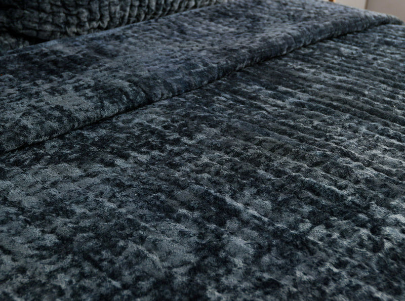 Bari - Velvet Quilt - R&R Furniture Gallery (Fountain Valley, CA)