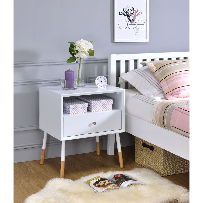 Sonria II - End Table - R&R Furniture Gallery (Fountain Valley, CA)