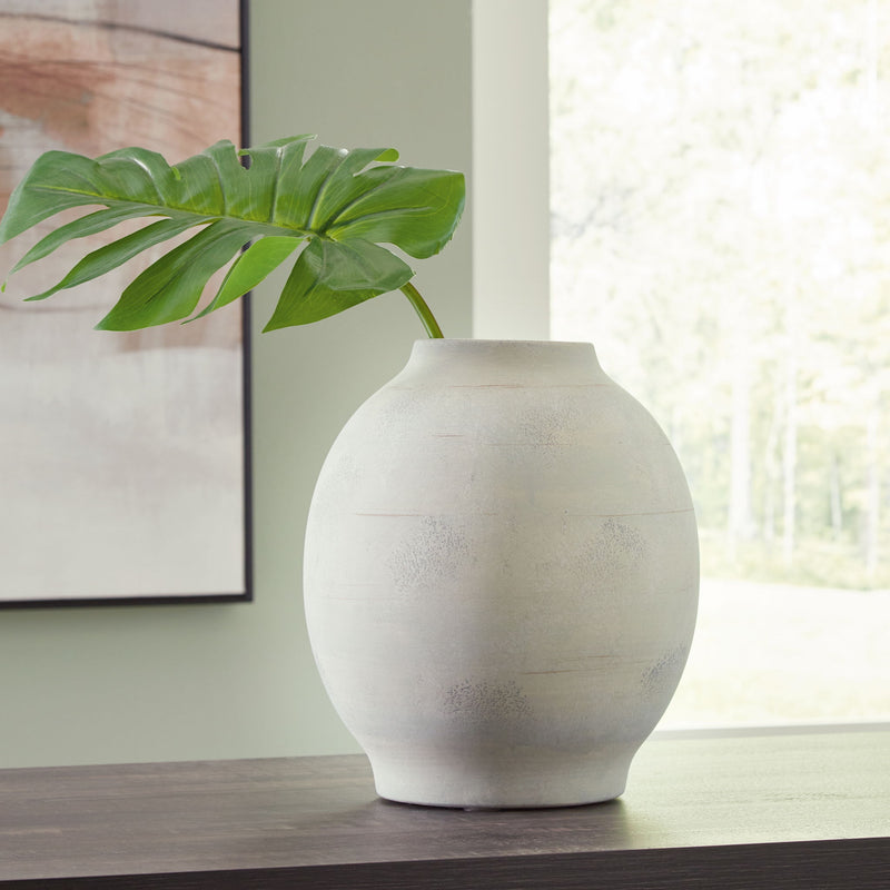 Clayson - Vase - R&R Furniture Gallery (Fountain Valley, CA)