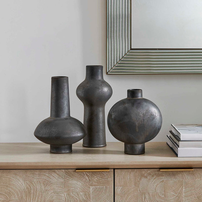 Charcoal Bloom - Indoor-Outdoor Vases (Set of 3) - Black / Gray