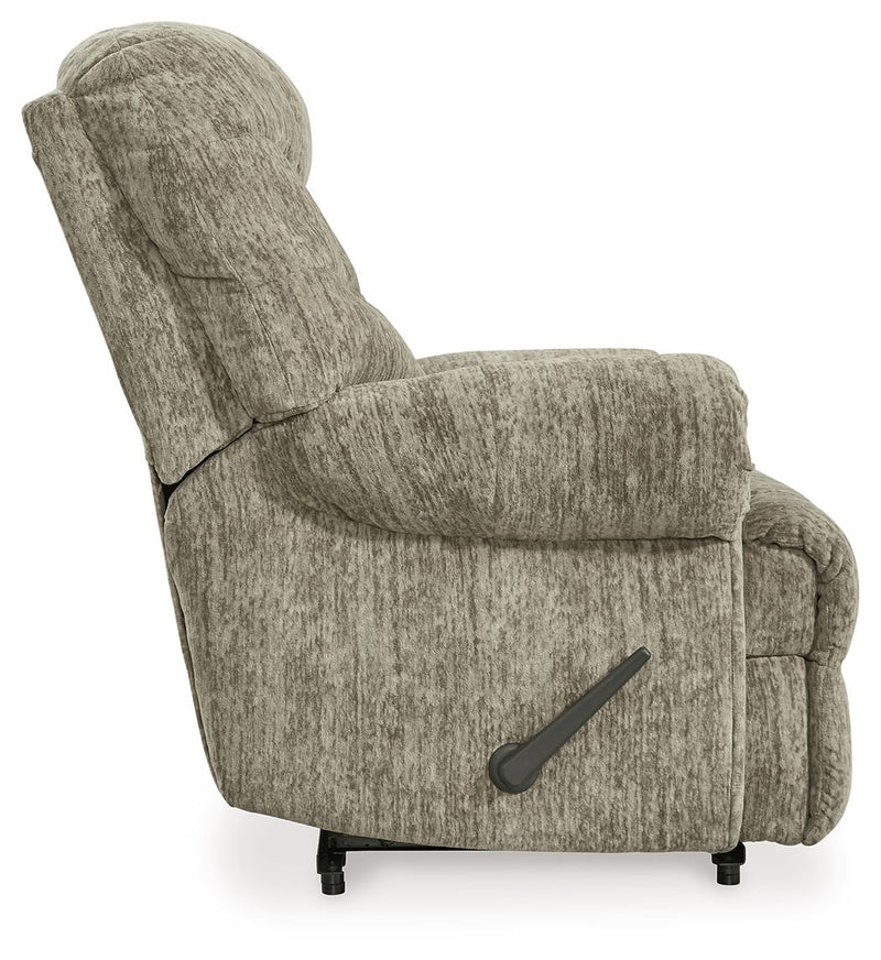Movie Man - Zero Wall Recliner - R&R Furniture Gallery (Fountain Valley, CA)