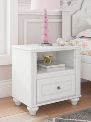 Kozlani - One Drawer Night Stand - White - R&R Furniture Gallery (Fountain Valley, CA)