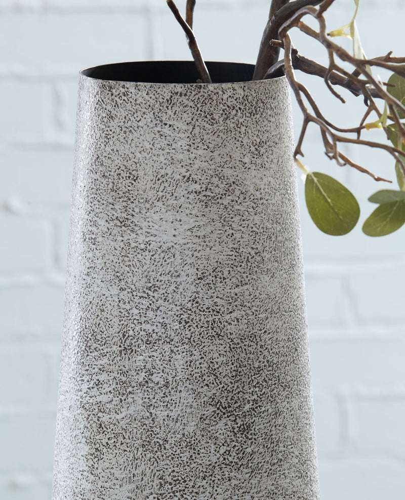 Fynn - Vase - R&R Furniture Gallery (Fountain Valley, CA)