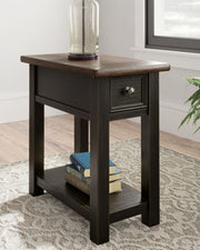 Tyler Creek - Chair Side End Table - Black / Gray - R&R Furniture Gallery (Fountain Valley, CA)