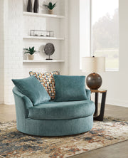 Laylabrook - Oversized Swivel Accent Chair - R&R Furniture Gallery (Fountain Valley, CA)