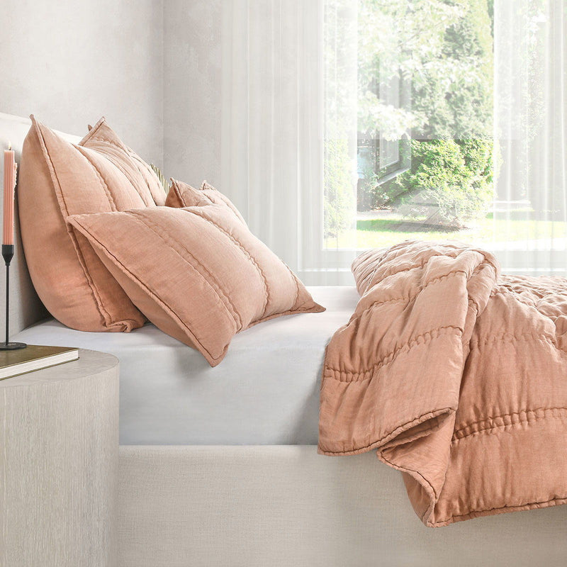 Rowen - Quilt - R&R Furniture Gallery (Fountain Valley, CA)