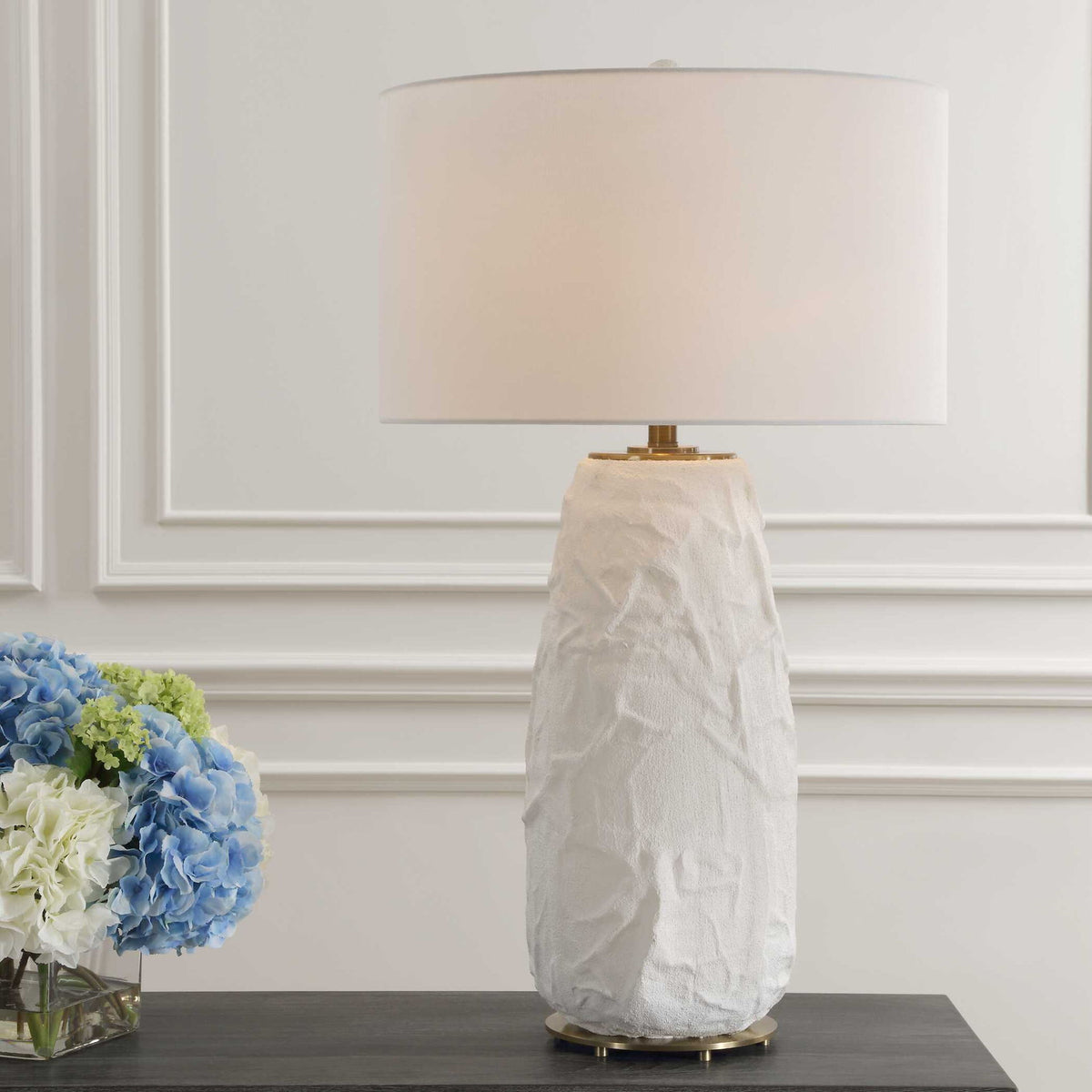 Vida - White Table Lamp