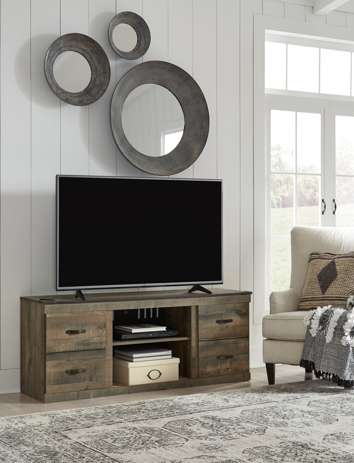 Trinell - TV Stand - R&R Furniture Gallery (Fountain Valley, CA)