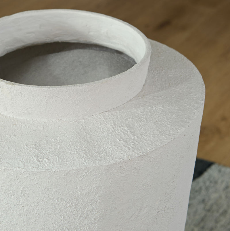 Flurinworth - Vase - R&R Furniture Gallery (Fountain Valley, CA)