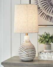 Aleela - Metal Table Lamp  - White / Gold Finish - R&R Furniture Gallery (Fountain Valley, CA)