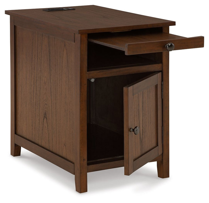 Treytown - Chair Side End Table - R&R Furniture Gallery (Fountain Valley, CA)