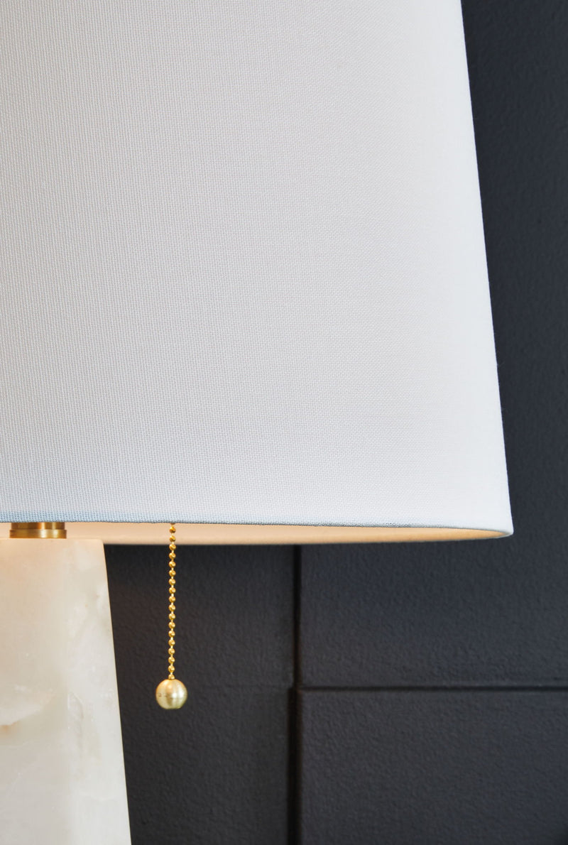 Laurellen - Alabaster Table Lamp - White - R&R Furniture Gallery (Fountain Valley, CA)