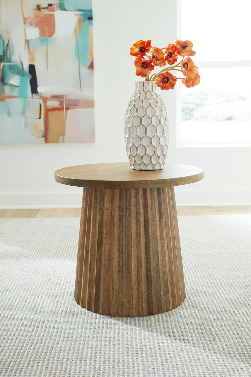 Ceilby - Accent Table - R&R Furniture Gallery (Fountain Valley, CA)