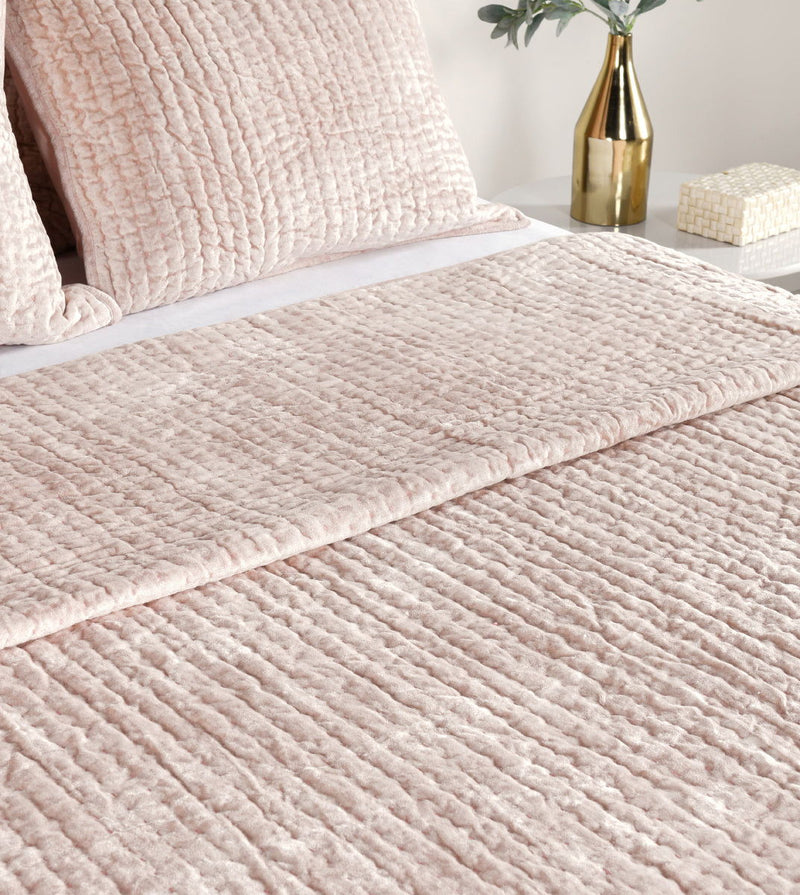 Bari - Velvet Quilt - R&R Furniture Gallery (Fountain Valley, CA)