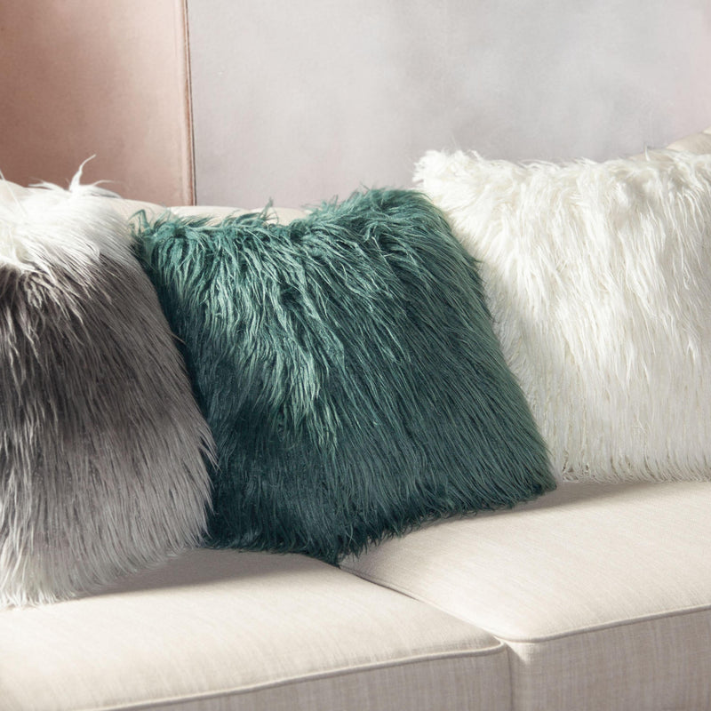 18" Square Accent Pillow by Diamond Sofa in Teal Dual-Sided Faux Fur - R&R Furniture Gallery (Fountain Valley, CA)