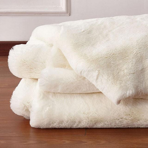 Caparica Off White Throw, Off White - R&R Furniture Gallery (Fountain Valley, CA)