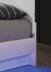 Erlach Bed Black & White - R&R Furniture Gallery (Fountain Valley, CA)