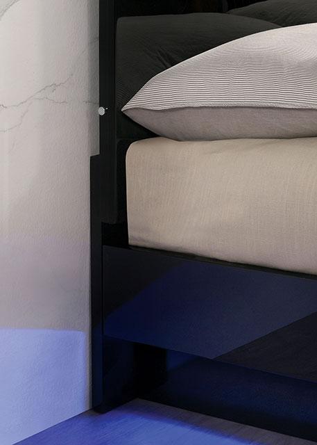Erlach Bed Black & White - R&R Furniture Gallery (Fountain Valley, CA)