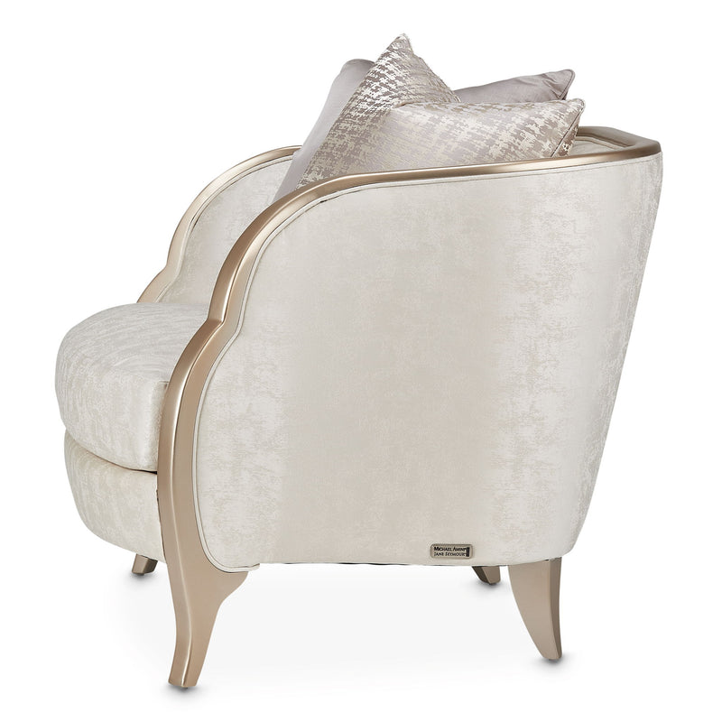 Malibu Crest - Chair And Half - Cloud White / Chardonnay - R&R Furniture Gallery (Fountain Valley, CA)