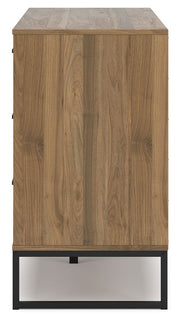 Deanlow - Six Drawer Dresser - Honey - R&R Furniture Gallery (Fountain Valley, CA)