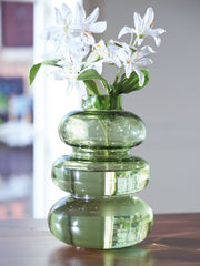 Renethorne - Vase - R&R Furniture Gallery (Fountain Valley, CA)