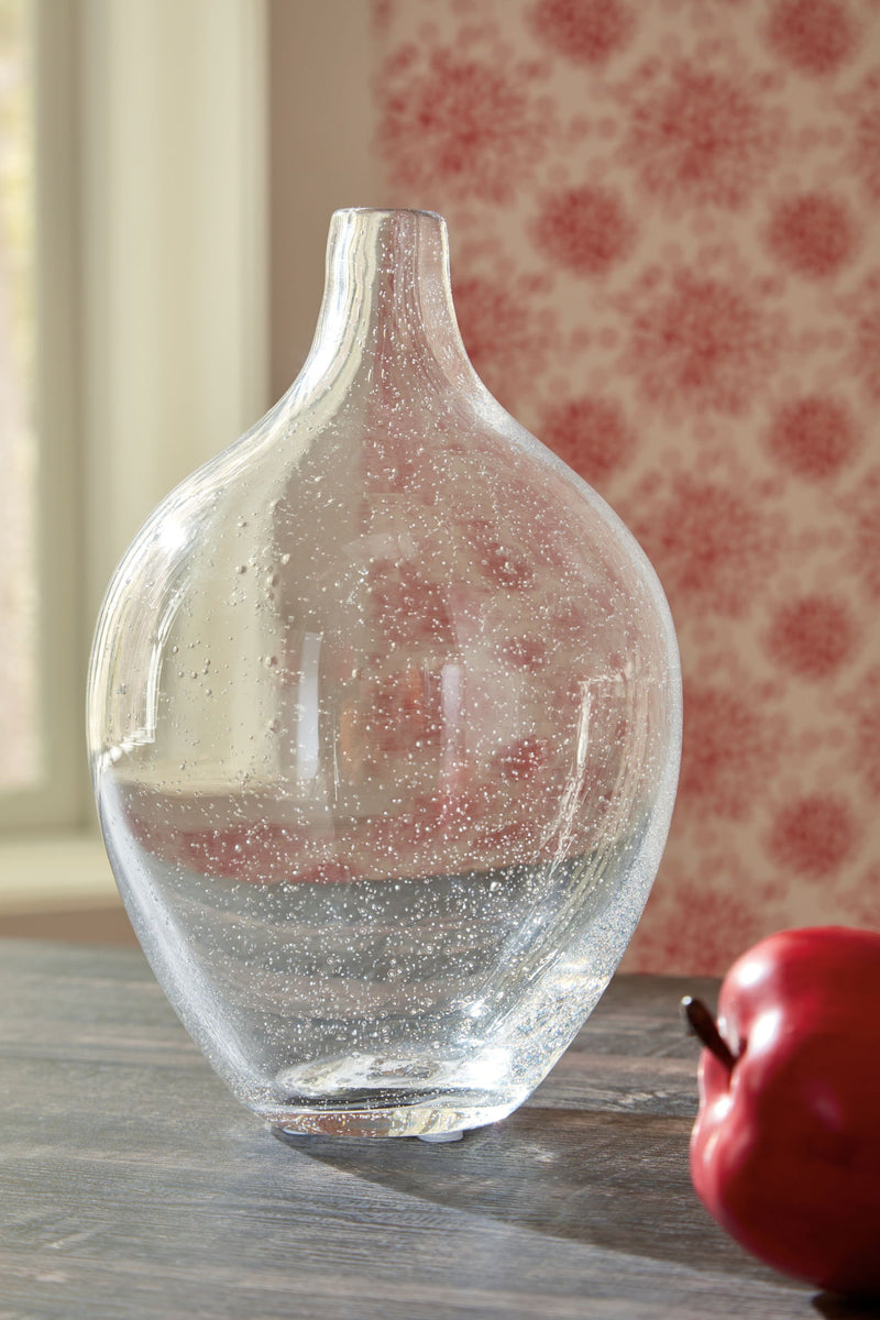 Kurthorne - Vase - R&R Furniture Gallery (Fountain Valley, CA)