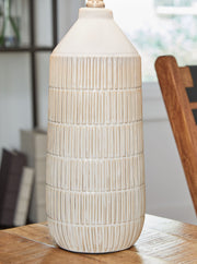Willport - Ceramic Table Lamp (Set of 2) - Off White - R&R Furniture Gallery (Fountain Valley, CA)