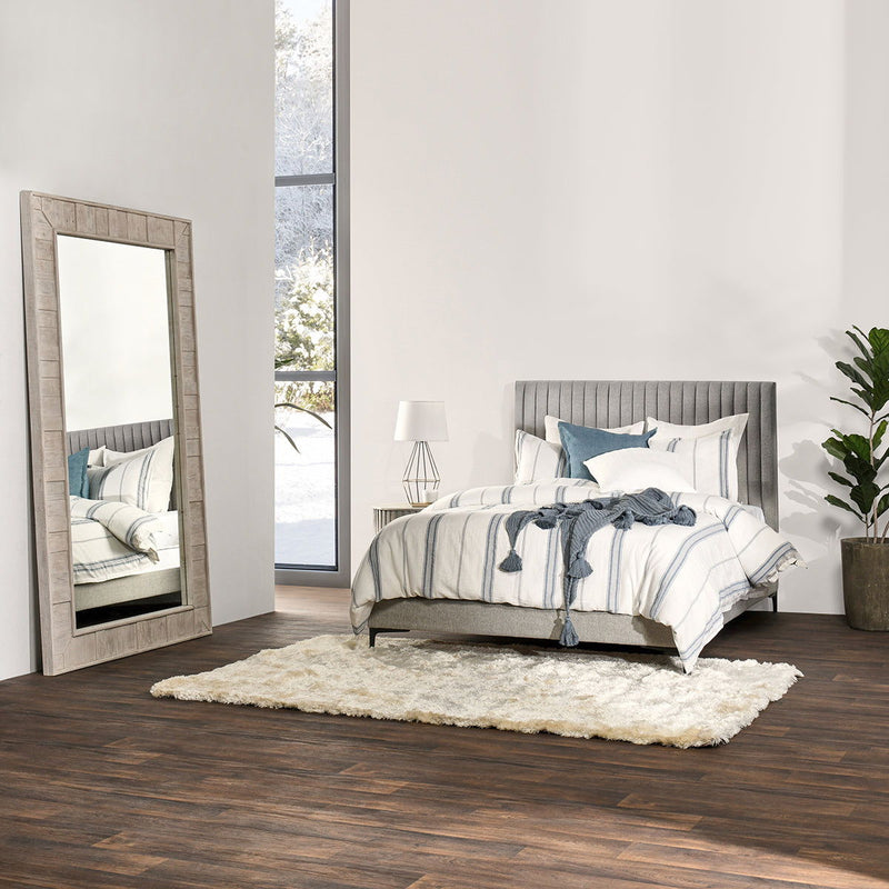 Astrid - Floor Mirror - White - R&R Furniture Gallery (Fountain Valley, CA)