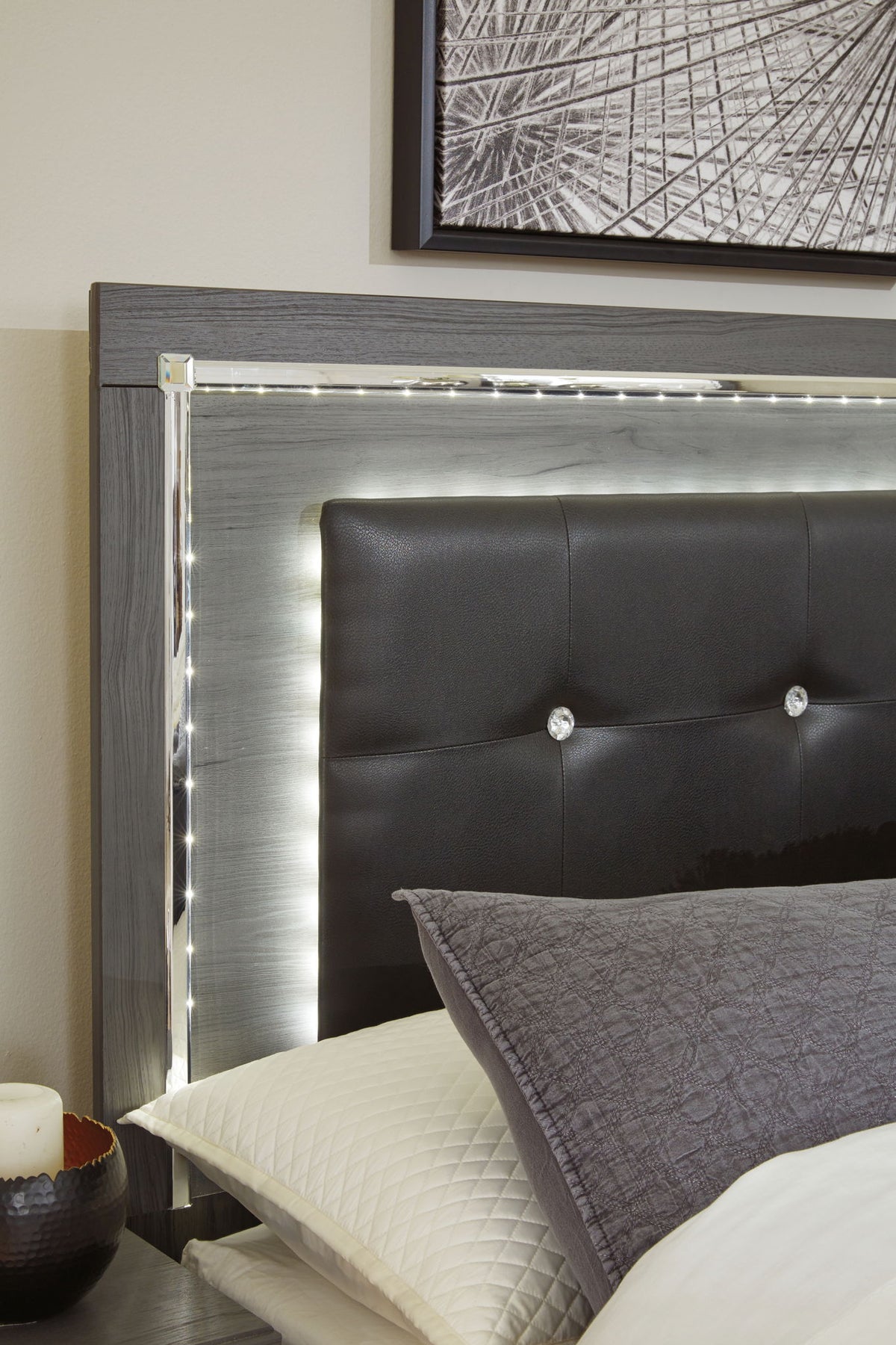 Lodanna - Upholstered Panel Headboard - R&R Furniture Gallery (Fountain Valley, CA)