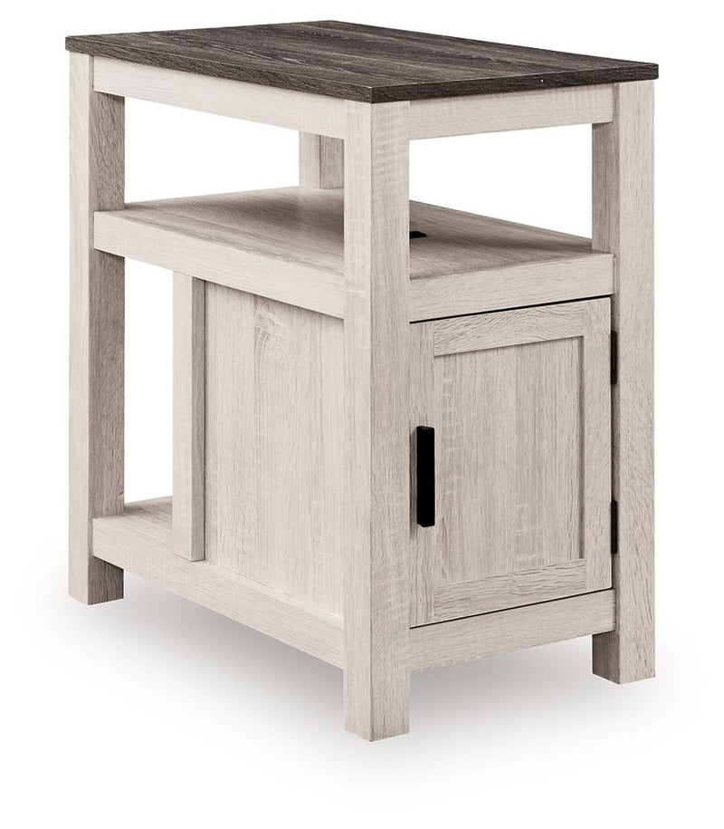 Fendenmore - Chair Side End Table - R&R Furniture Gallery (Fountain Valley, CA)