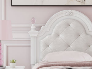 Kozlani - Upholstered Panel Headboard - R&R Furniture Gallery (Fountain Valley, CA)
