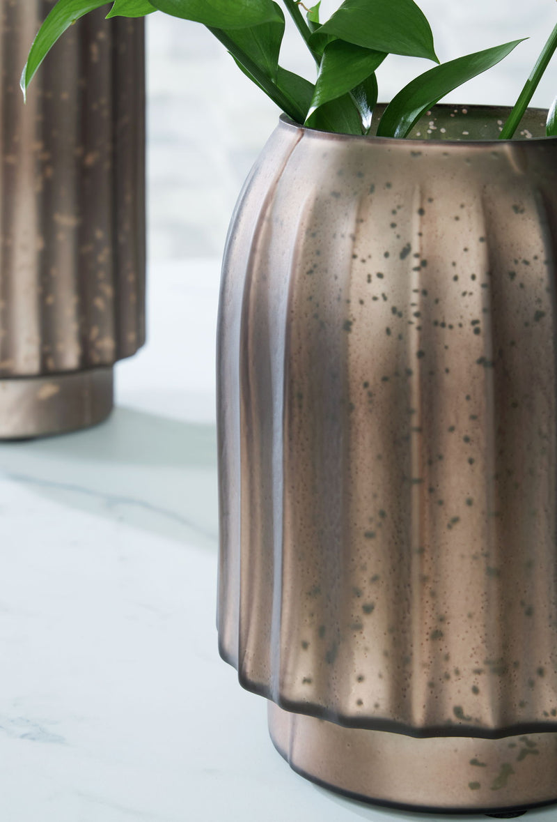 Briarcott - Vase - R&R Furniture Gallery (Fountain Valley, CA)